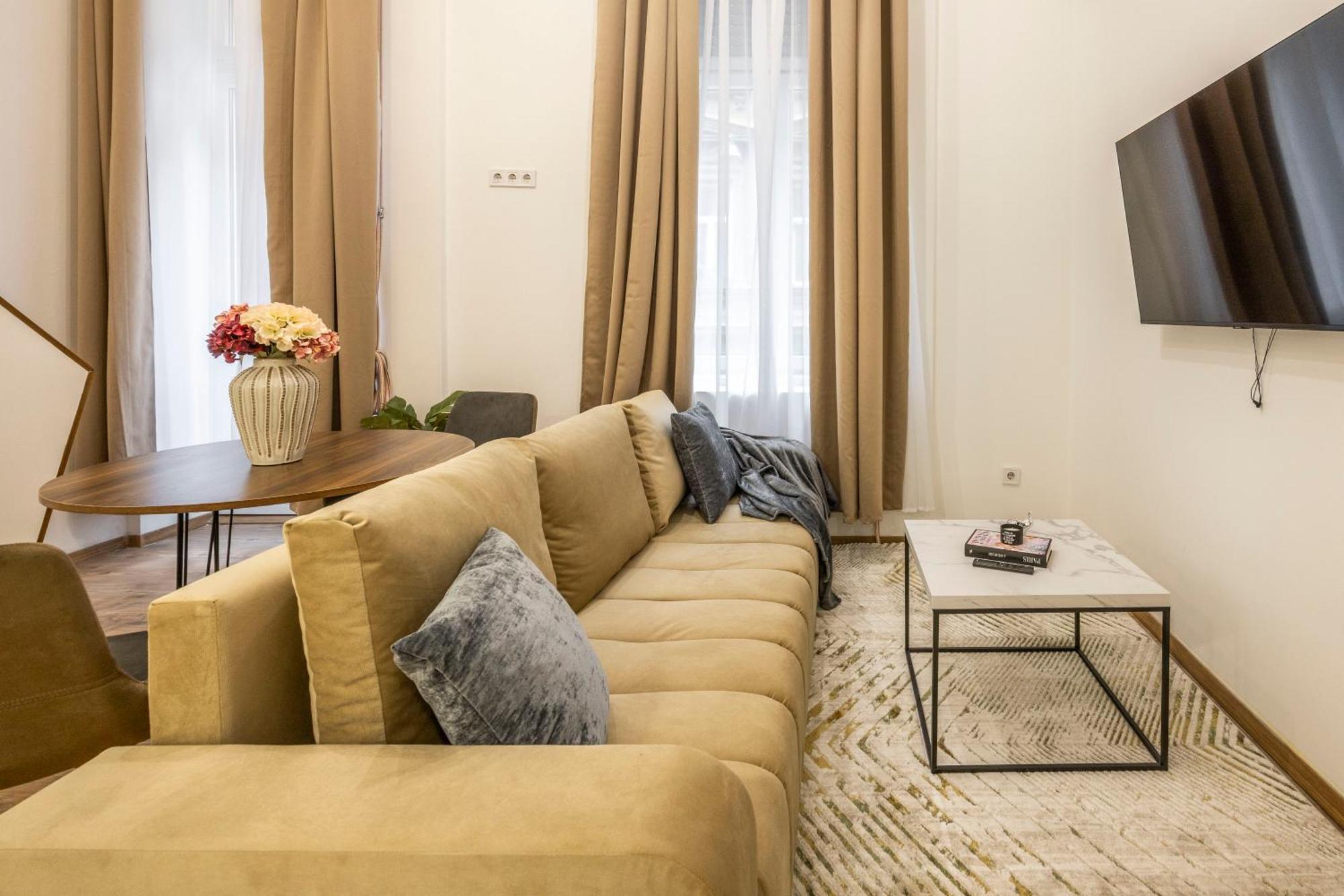 Charming Grand Residence In The Heart Of Будапеща Екстериор снимка